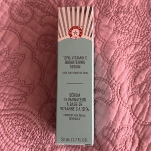 NEW!  First Aid Beauty 10% Vitamin C Brightening Serum